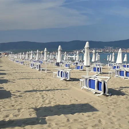 Apartment студио до кики бийч *