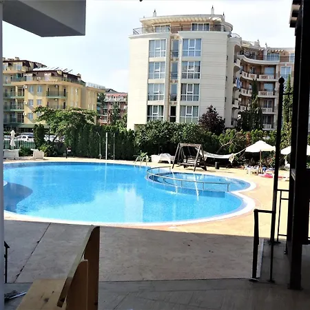 Apartment студио до кики бийч