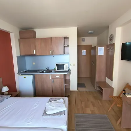 Apartment студио до кики бийч