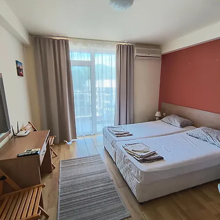 студио до кики бийч Sunny Beach