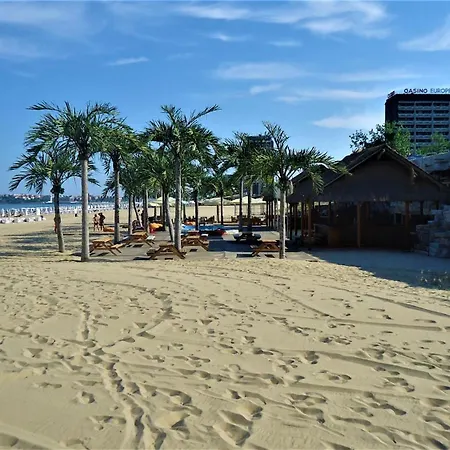 студио до кики бийч * Солнечный берег