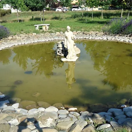 студио до кики бийч 公寓 *